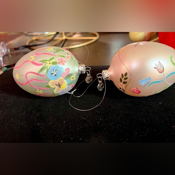 Dept 56 Holiday Decorated Hand Painted Eggs Shaped Ornament Easter Christmas 2pc - Picture 3 of 4